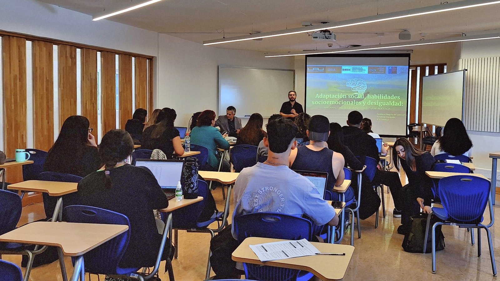 Dr. Sebastián Contreras-Huerta Participates in Seminar on Social Adaptation, Socioemotional Skills, and Inequality